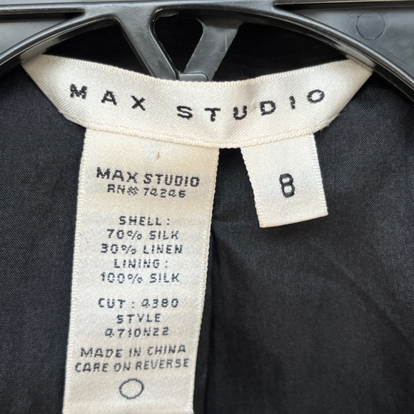 Studio (8 US) silk & linen one-button blazer in black - Picture 4 of 16